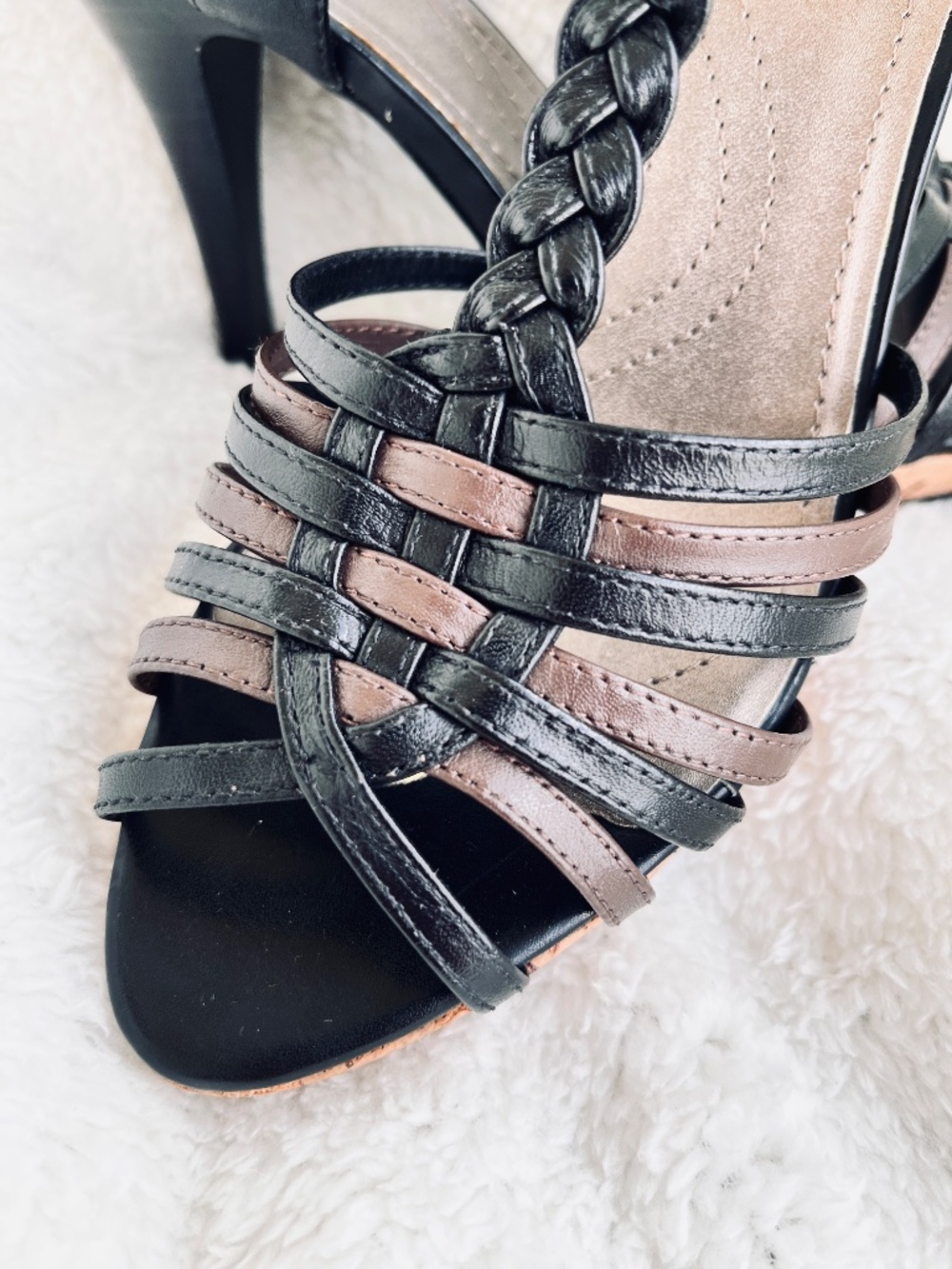 Tahari Braided T-Strap Strappy Heels Sandals Black Brown Women's Size 6M - Picture 3 of 12